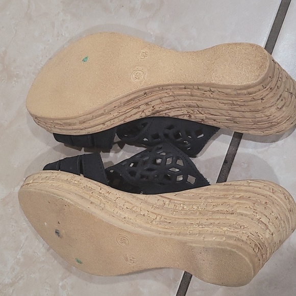 Spring Step black wedges size 36 excellent used condition - Picture 3 of 6